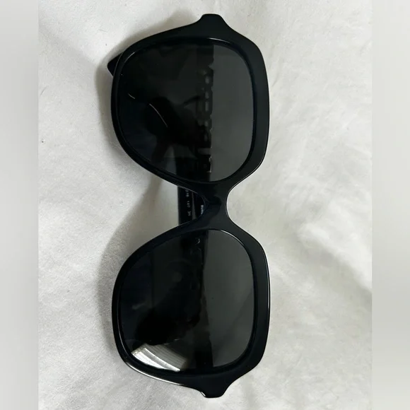 NWOT Burberry Sunglasses - Picture 5 of 5
